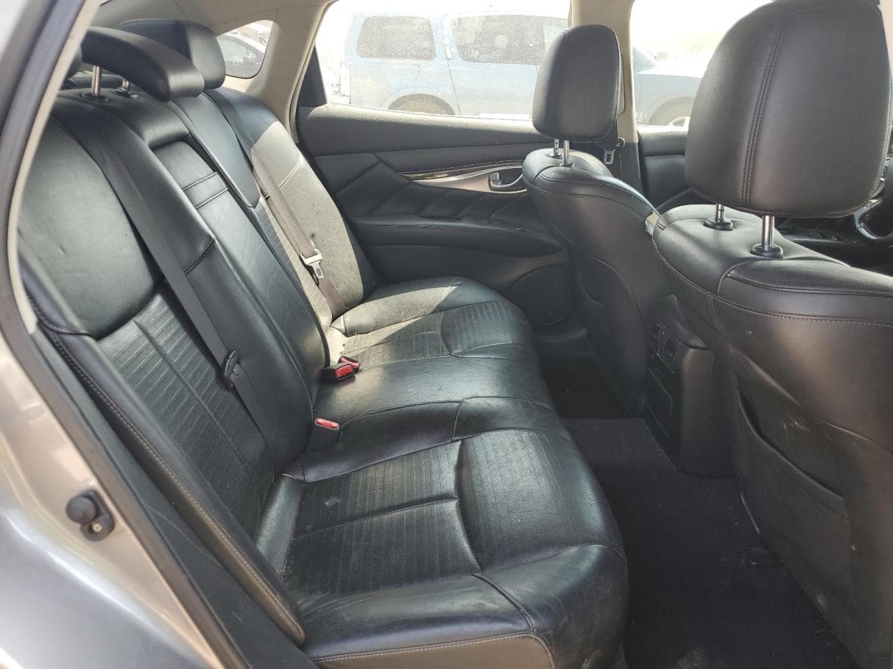 2011 Infiniti M37 - foto 3