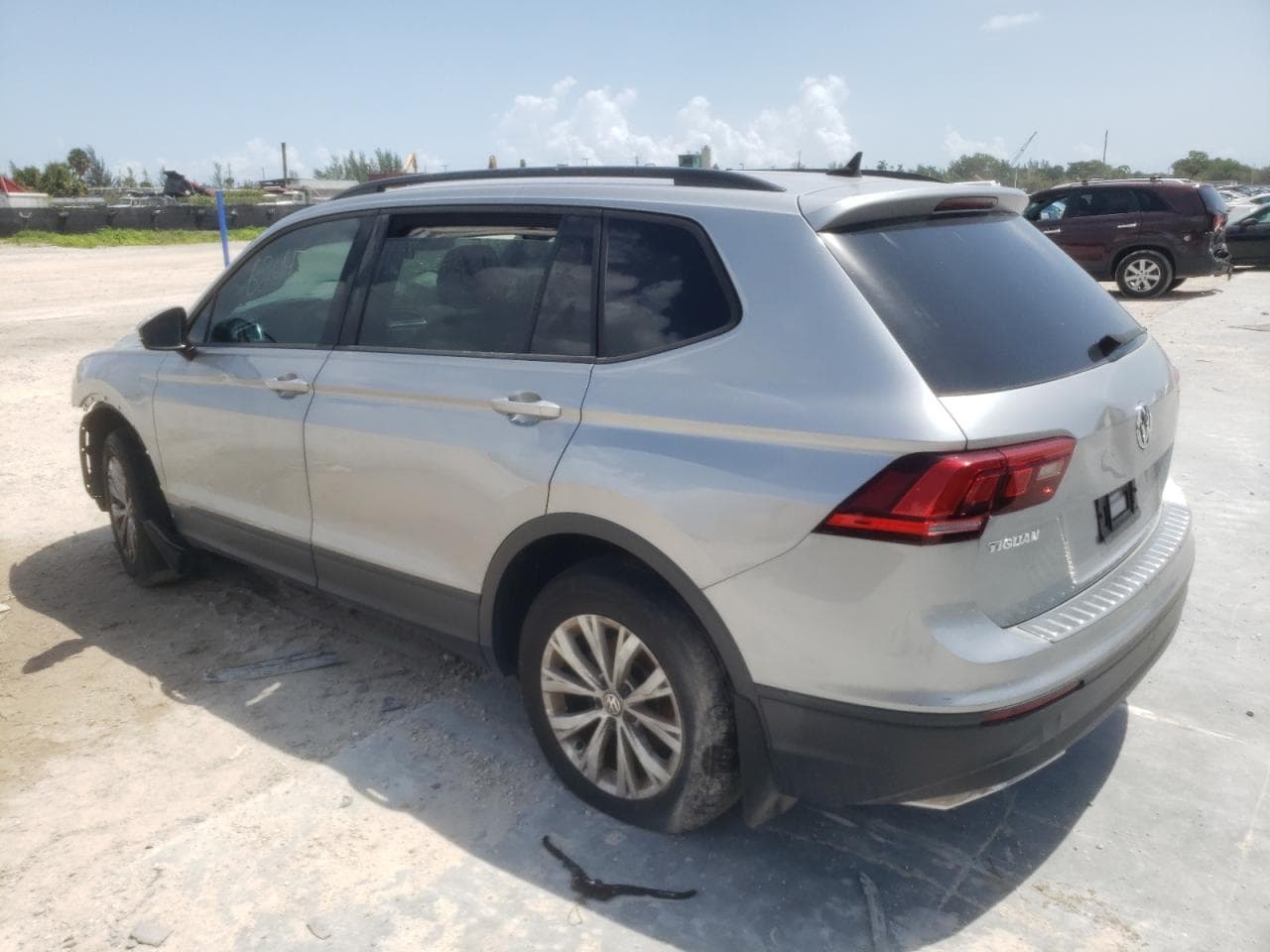 2020 Volkswagen Tiguan S - foto 2
