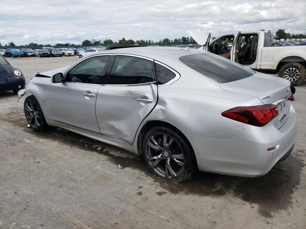 2015 Infiniti Q70 3.7 - foto 2