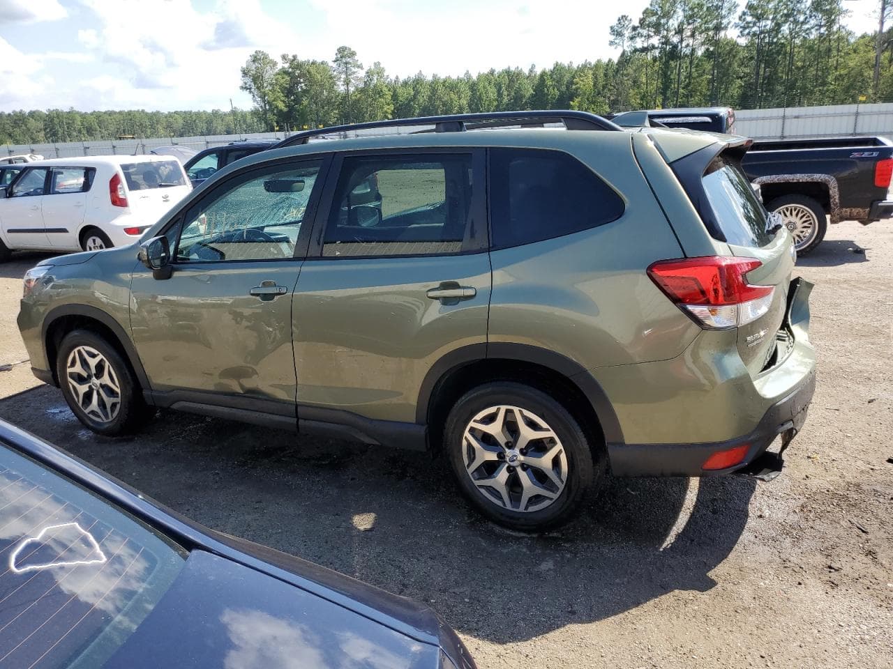 2020 Subaru Forester Premium - foto 2