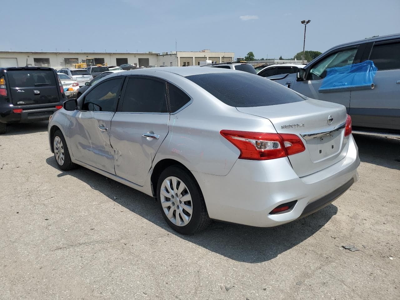2018 Nissan Sentra S - foto 2