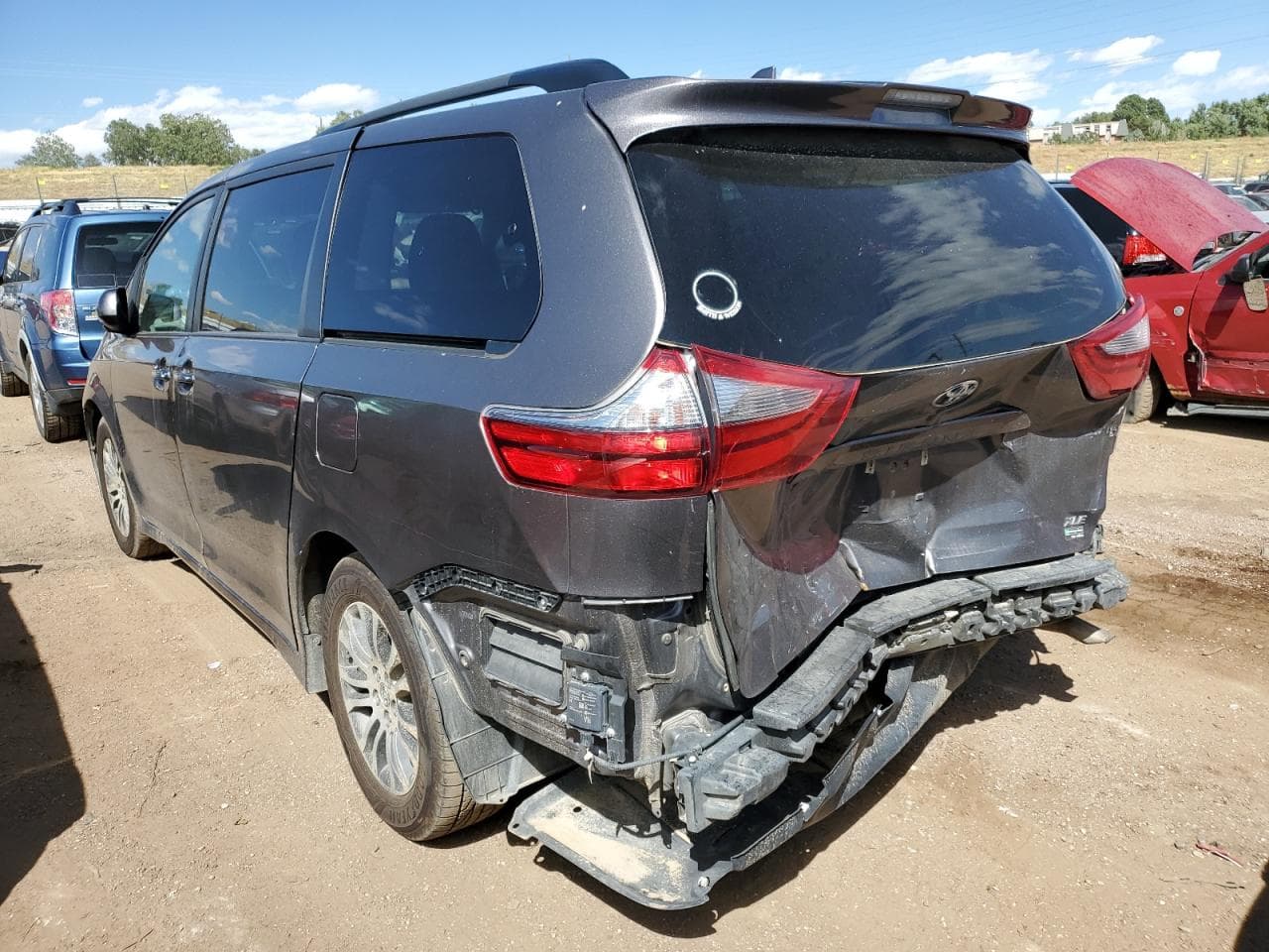 2020 Toyota Sienna Xle - foto 2