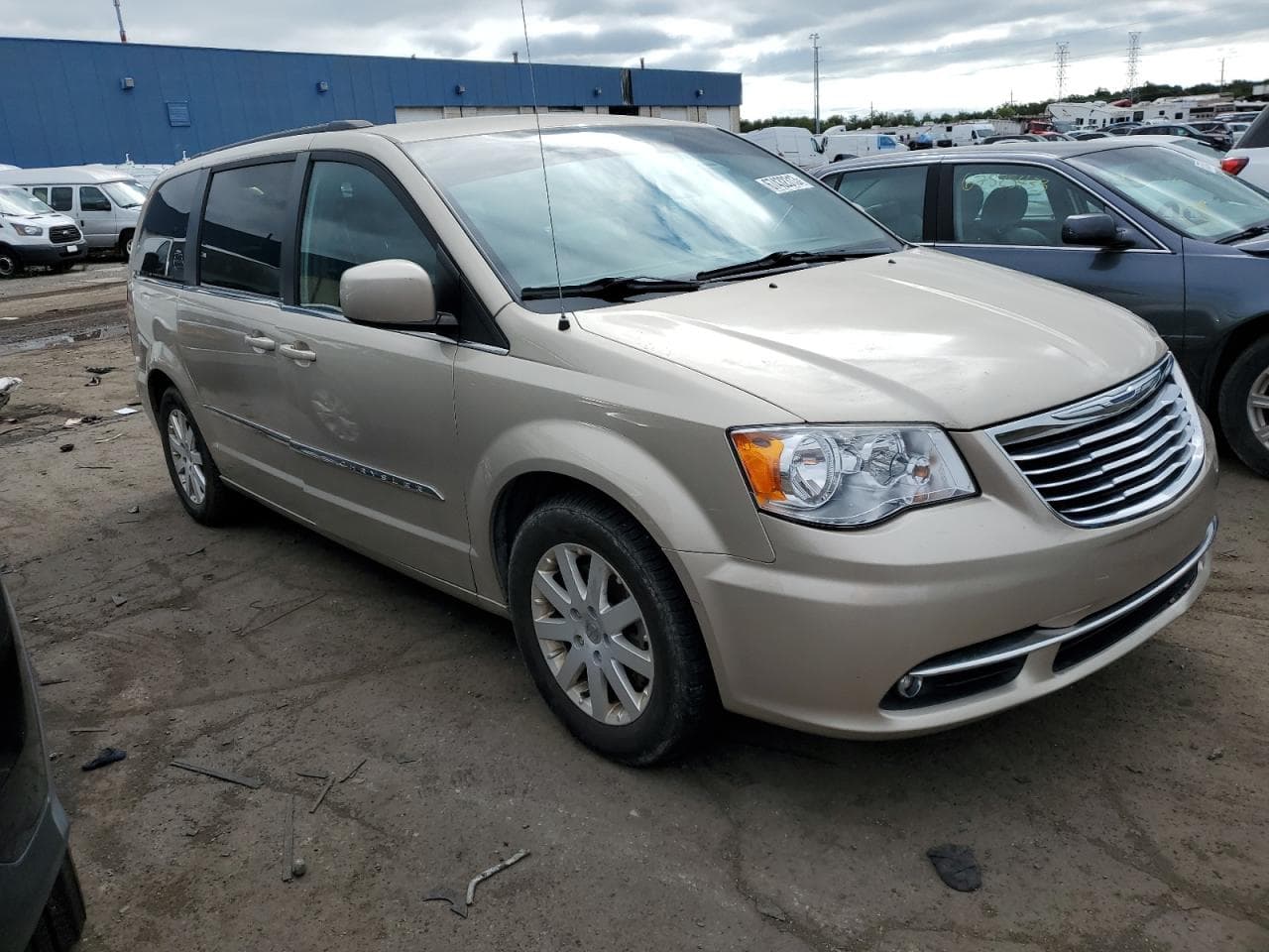2013 Chrysler Town & Country Touring - foto 4