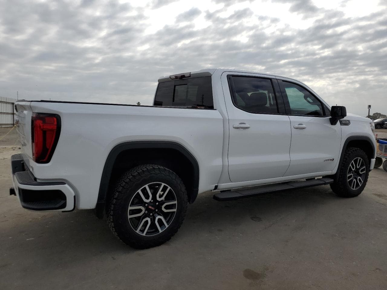 2020 GMC Sierra K1500 At4 - foto 3