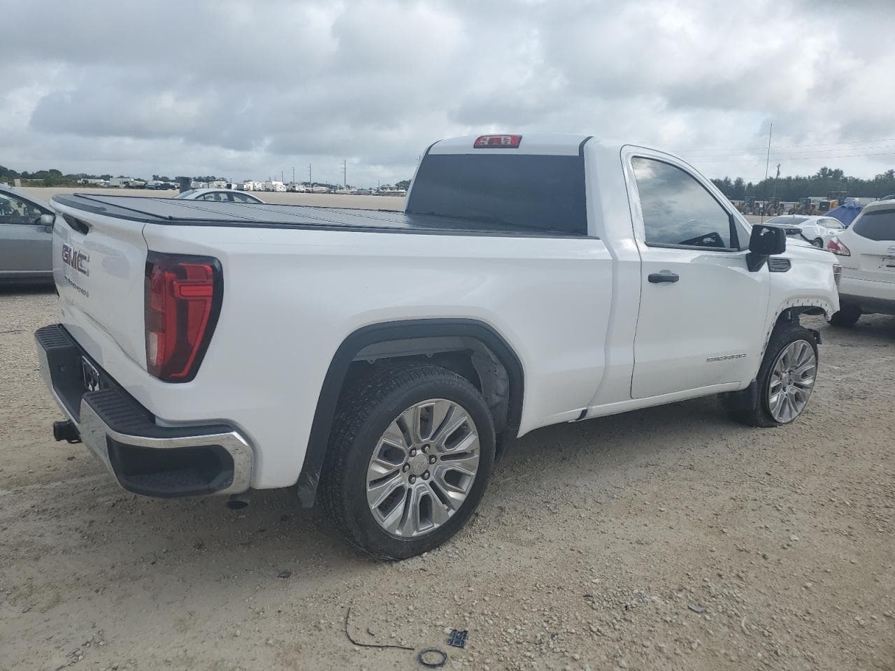 2022 GMC Sierra C1500 - foto 3