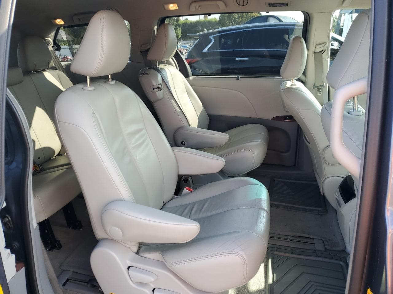 2014 Toyota Sienna Xle V6 8 Passenger - foto 4