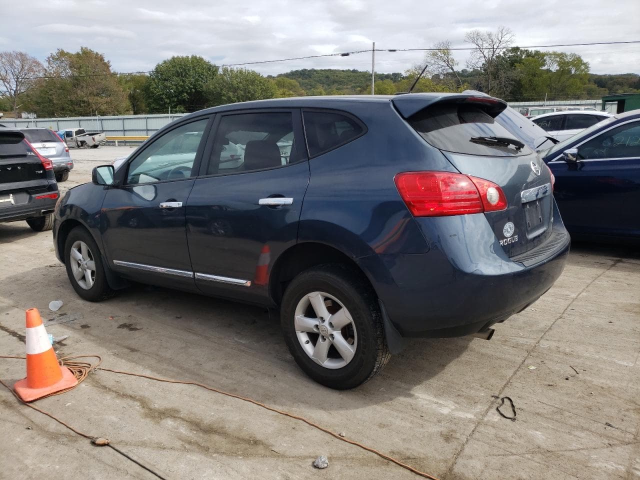 2013 Nissan Rogue S - foto 2