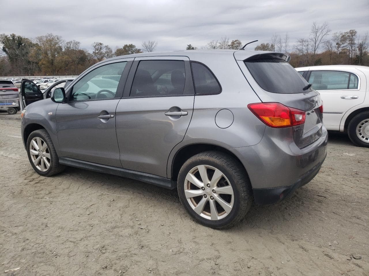 2013 Mitsubishi Outlander Sport Es - foto 2