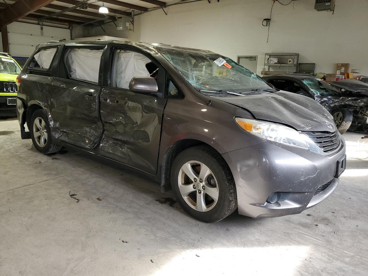 2013 Toyota Sienna Le - foto 4