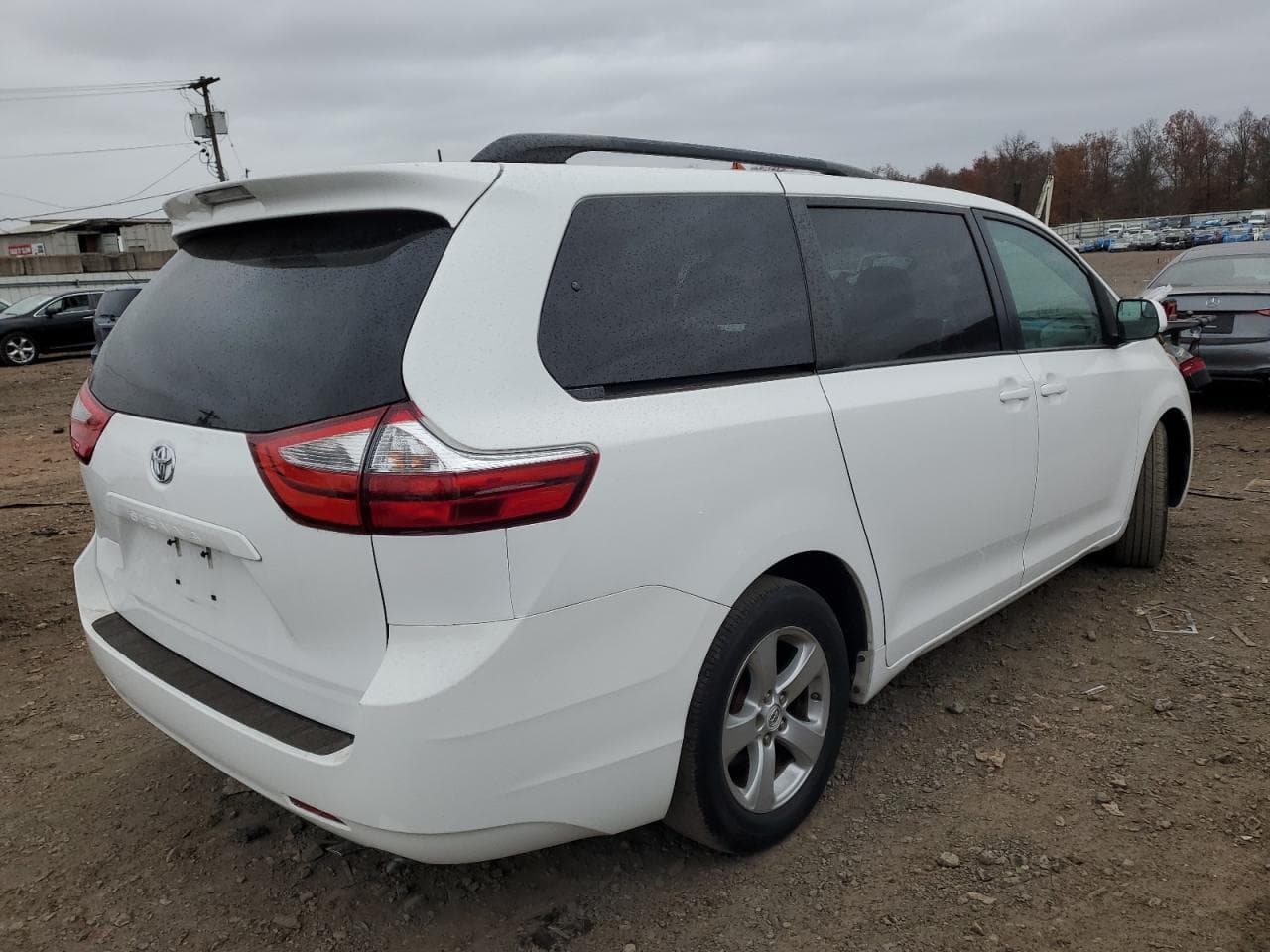 2017 Toyota Sienna Le - foto 3