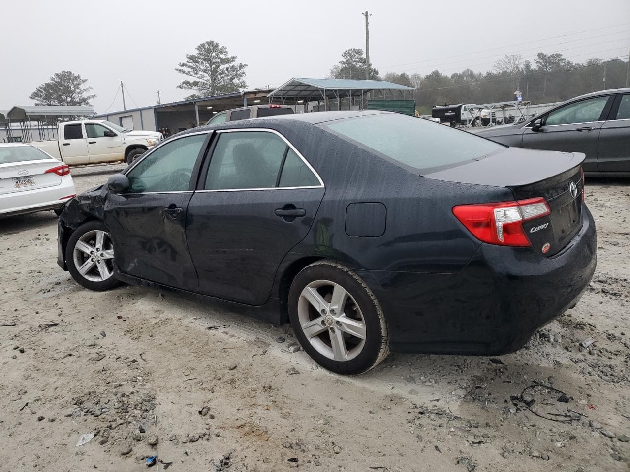 2014 Toyota Camry L - foto 2
