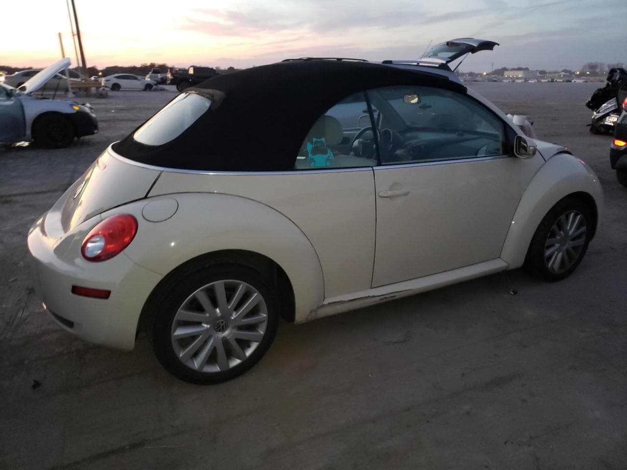 2008 Volkswagen New Beetle Convertible Se - foto 3