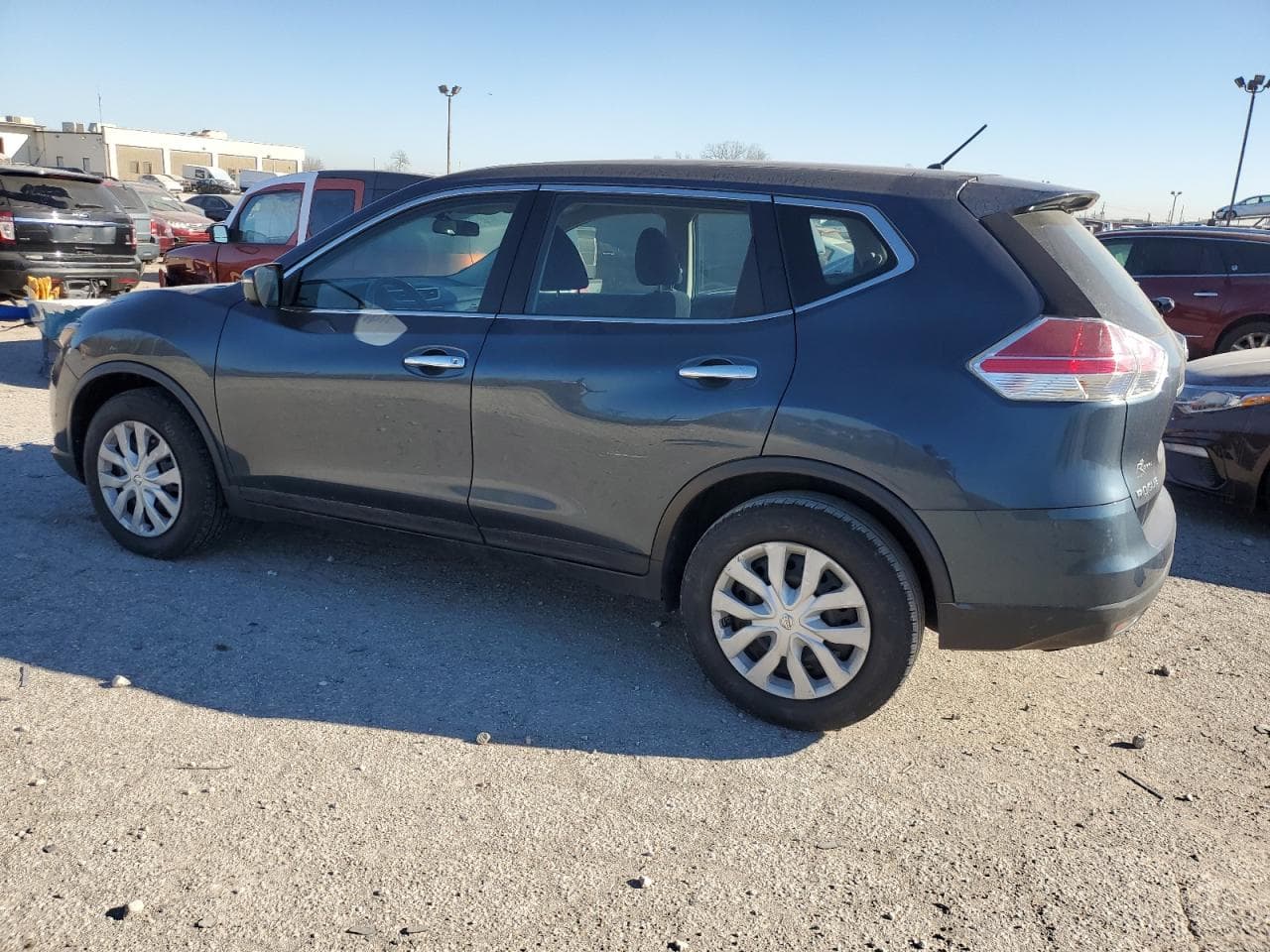 2014 Nissan Rogue S - foto 2