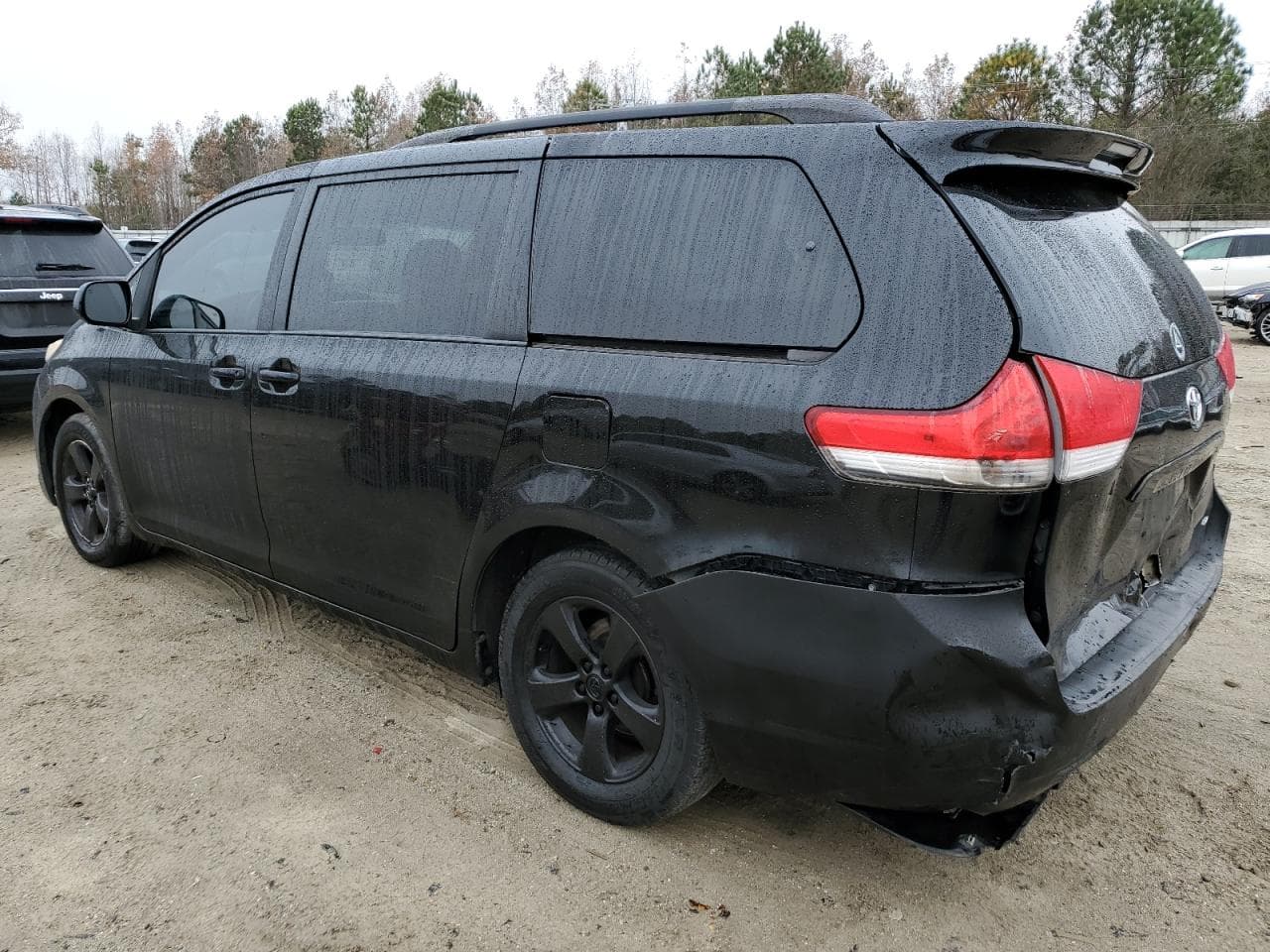 2013 Toyota Sienna Le - foto 2