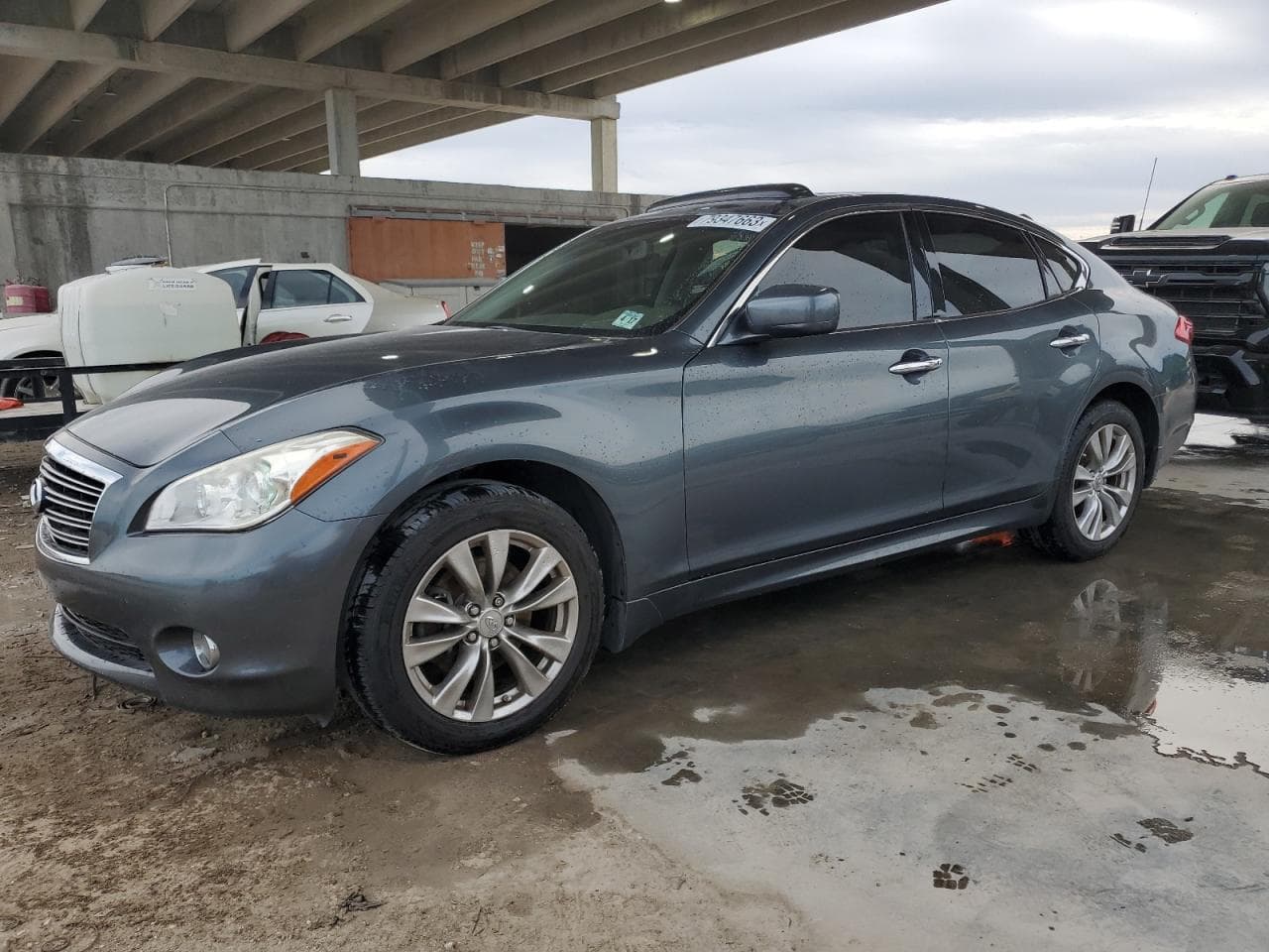 2012 Infiniti M z USA