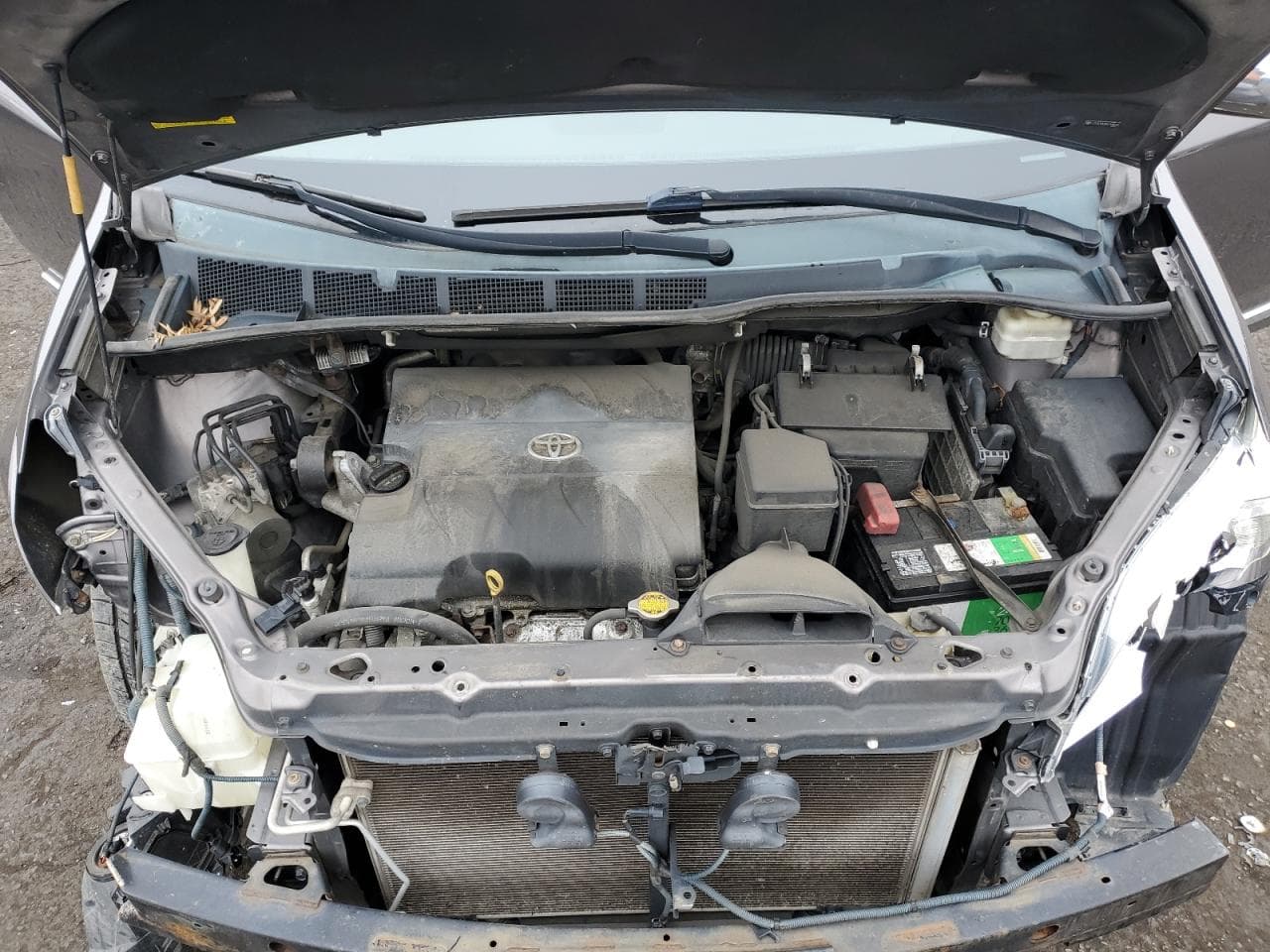 2013 Toyota Sienna - foto 2