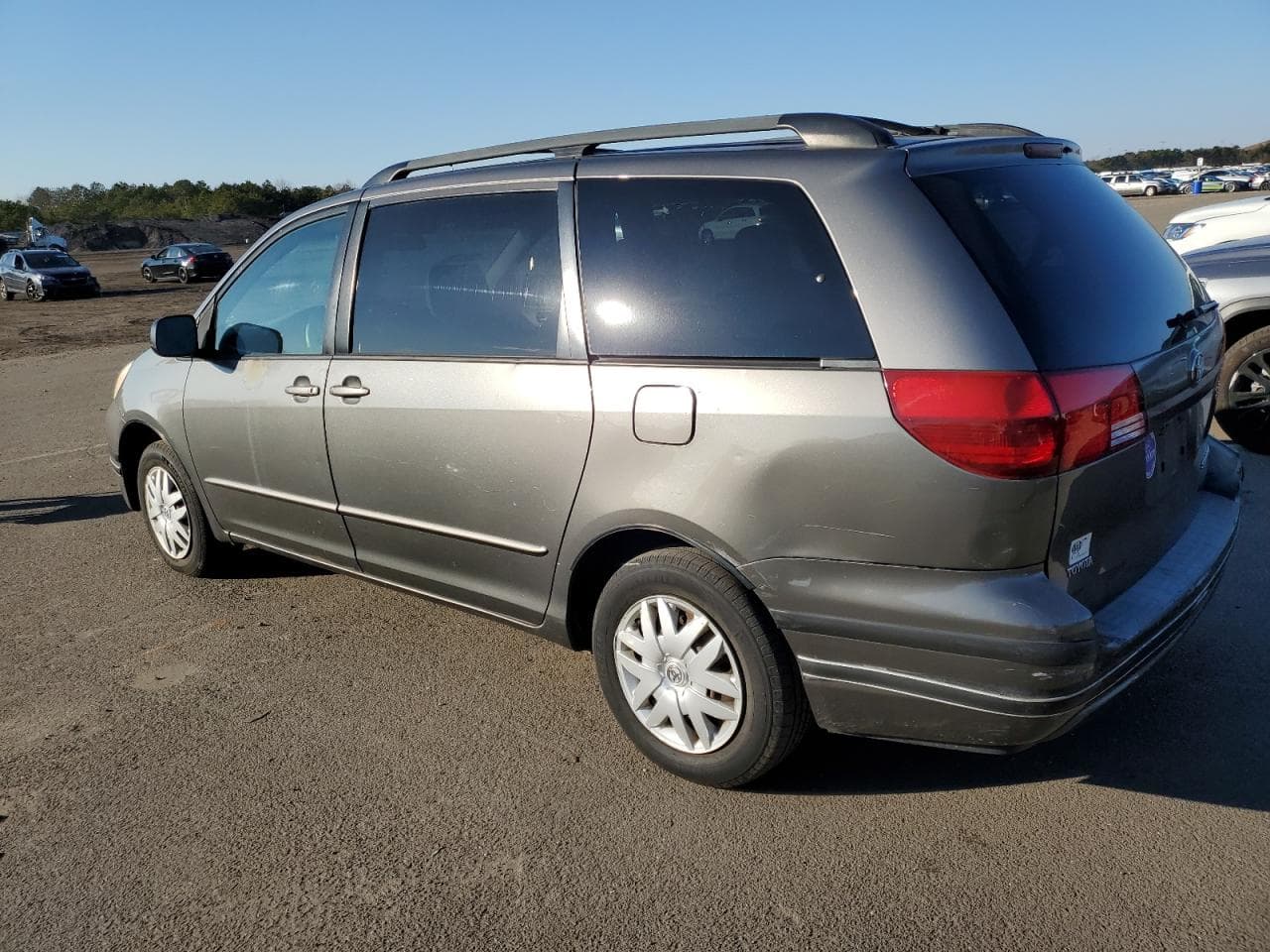 2005 Toyota Sienna Le - foto 2