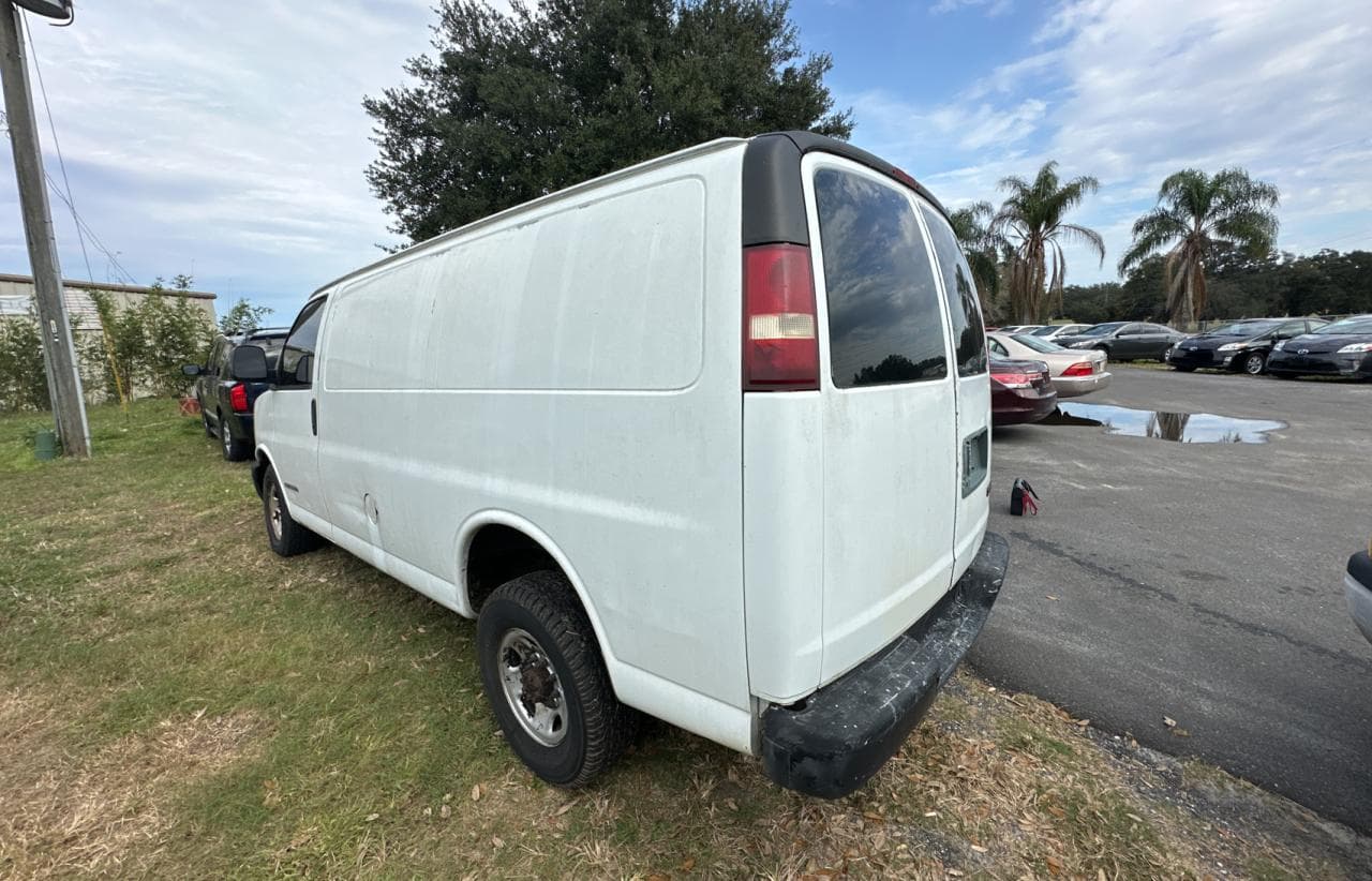2003 GMC Savana G3500 - foto 3