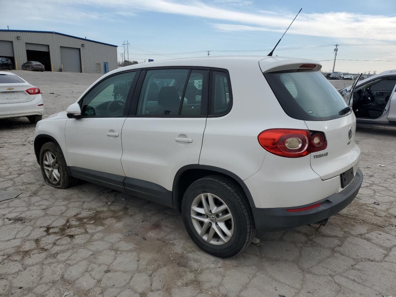 2011 Volkswagen Tiguan S - foto 2