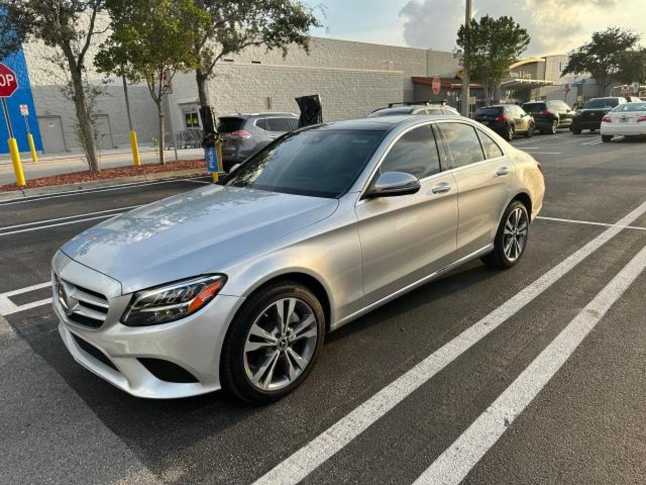 2021 Mercedes-Benz C 300 4Matic - foto 2