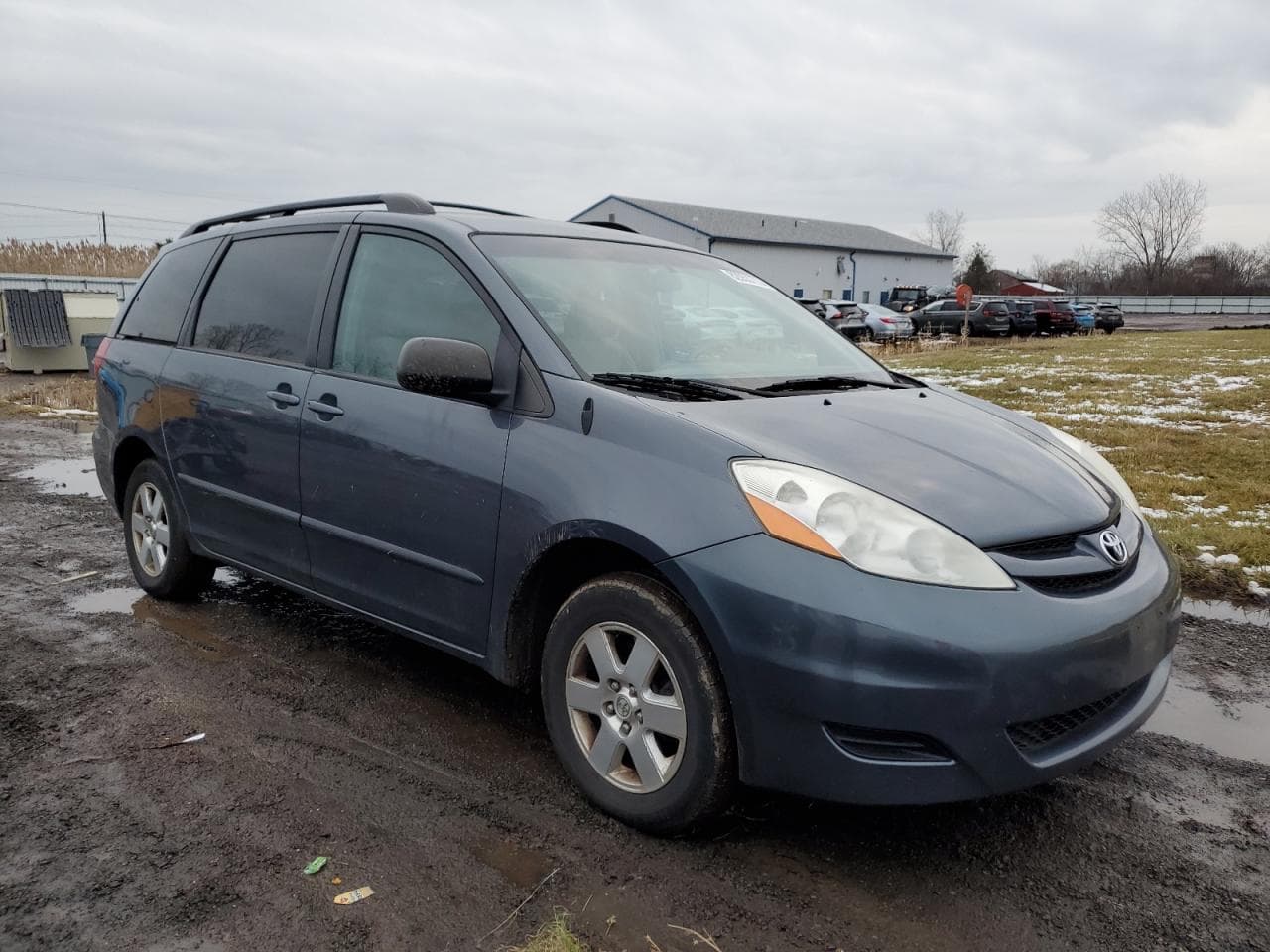 2010 Toyota Sienna Le - foto 4